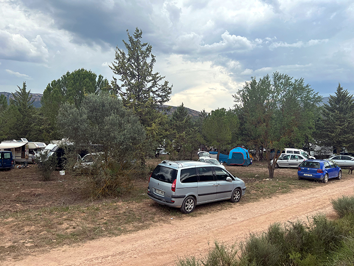 Una 'rave' reuneix unes 400 persones a Ivars de Noguera des de la nit de dissabte