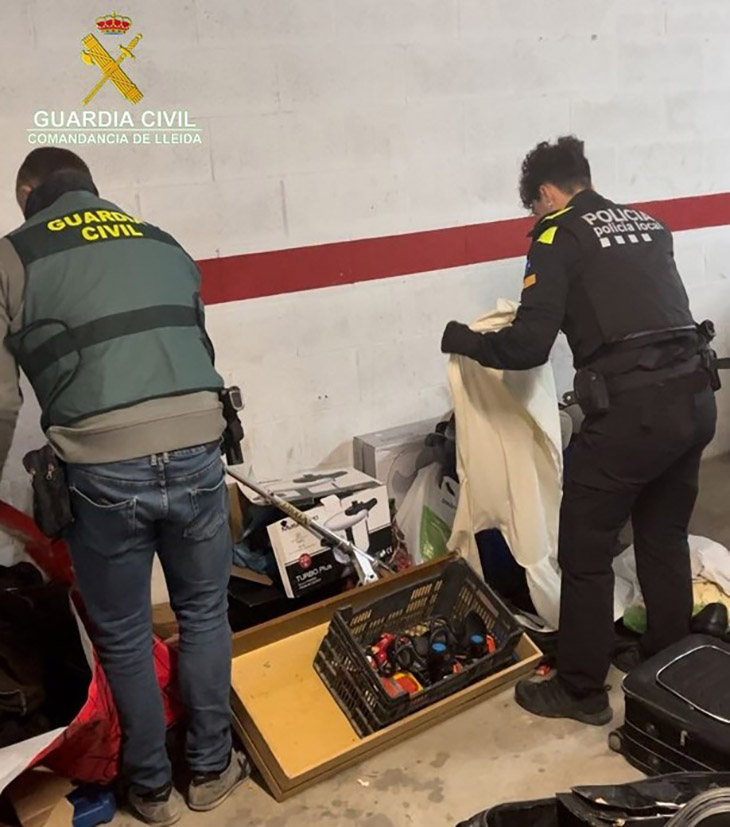 L'operació policial contra el tràfic de drogues a Almacelles acaba amb 8 detinguts