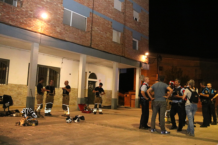 Una explosió en un immoble de la plaça de Sant Pere de Lleida provoca cinc ferits