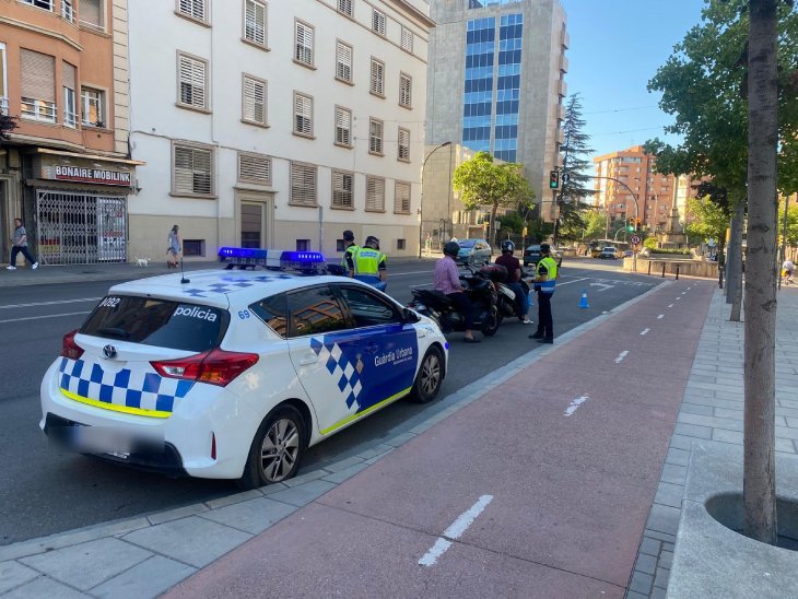 Denuncien 28 conductors de motos en una setmana a Lleida en el marc d'una campanya intensiva