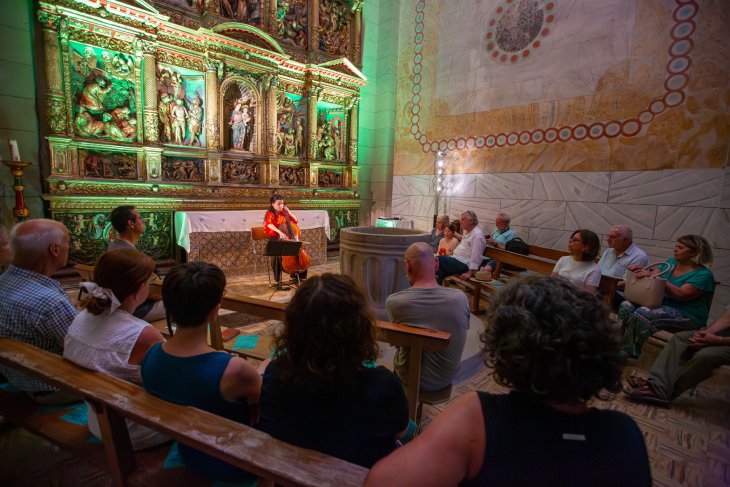 La segona jornada del festival (z)ona Ponts permet descobrir al públic espais ocults de l'església de Santa Maria
