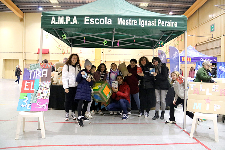 Una cinquantena d'entitats de Mollerussa es bolquen en la Marató de 3Cat amb una matinal d'activitats al Pavelló Firal