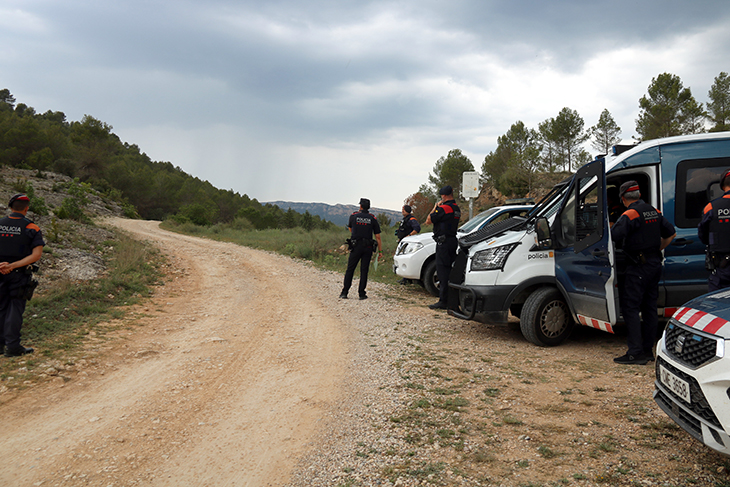 Els mossos entren a la 'rave' d'Ivars de Noguera per desallotjar-la