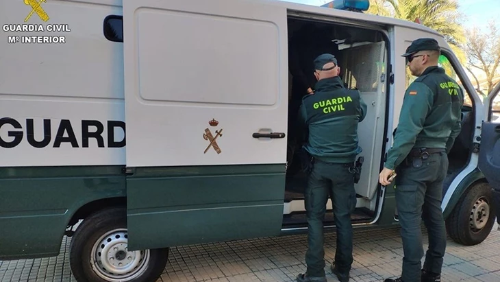 Detingut un fugat de la justícia després de voler esquivar un control de la Guàrdia Civil a Sitges