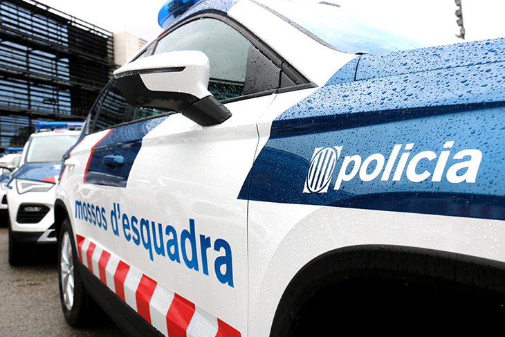 Els Mossos investiguen l’apunyalament d’un home en una entitat bancària ocupada a Badalona
