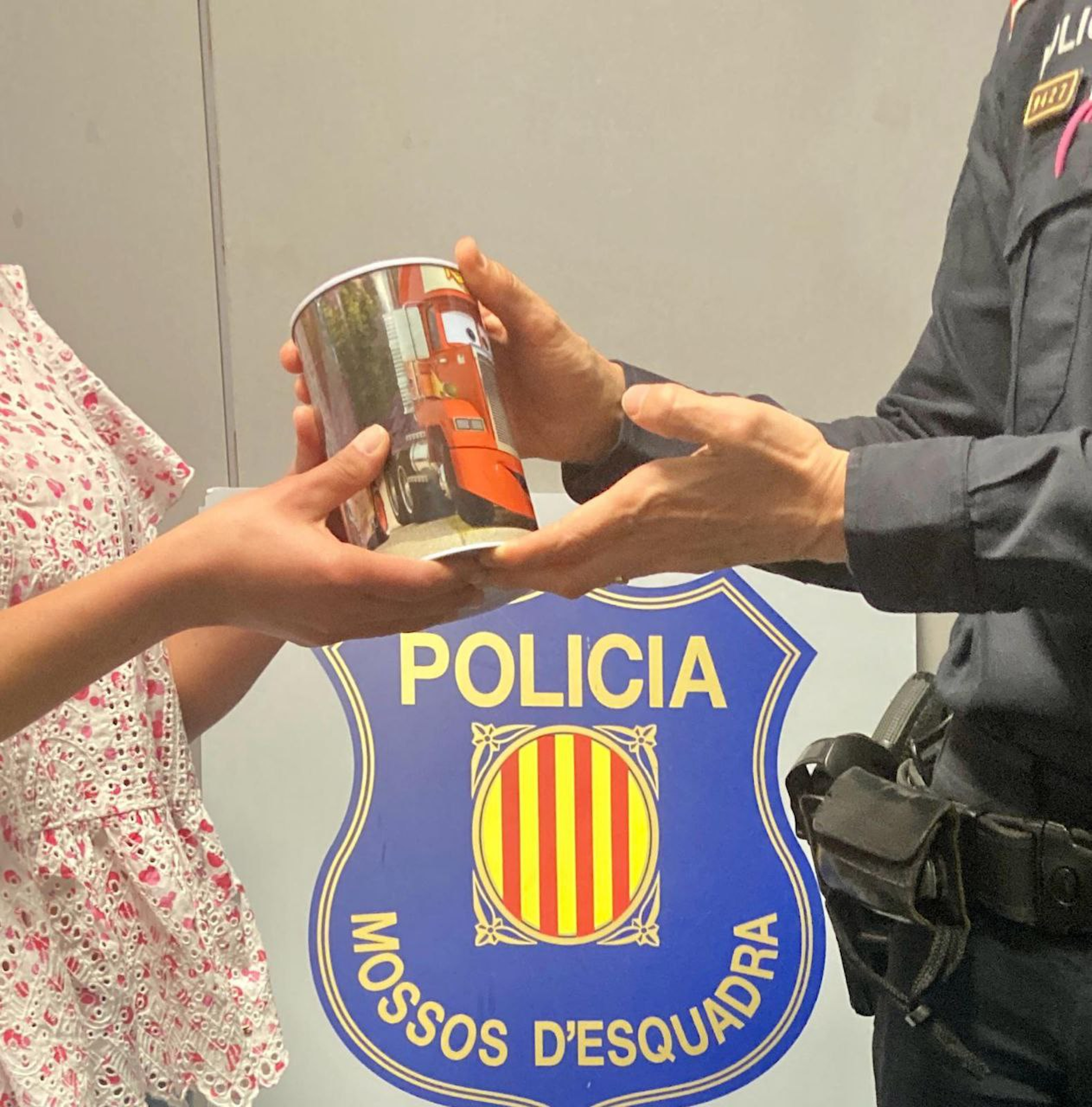 Detingut un home a Cambrils per furtar una guardiola amb 2.500 euros mentre instal·lava fibra òptica en un domicili