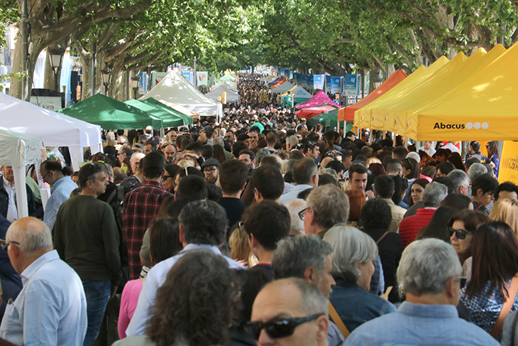 Unes 187 parades ompliran els carrers de Lleida per celebrar la diada de Sant Jordi