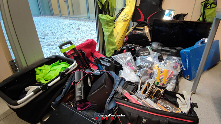 Detinguts dos lladres per quatre robatoris i dos furts a interior de vehicle a Tarragona