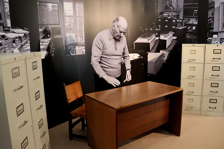 Inauguren al monestir de Poblet una exposició permanent sobre els arxius custodiats per Tarradellas a l'exili