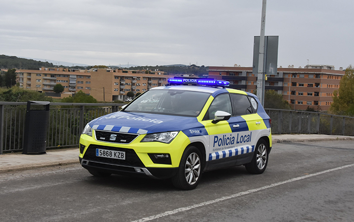 Detenen tres homes per danys i violació d'un domicili de Torredembarra
