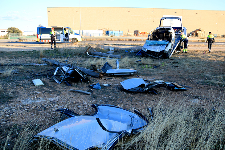 Dos morts a la C-37 al Pla de Santa Maria en sortir de la carretera i xocar amb un pal de telefonia