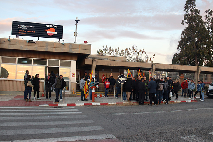 Treballadors de Repsol a Tarragona denuncien que s’estan vulnerant els seus drets en els controls d’alcohol i drogues