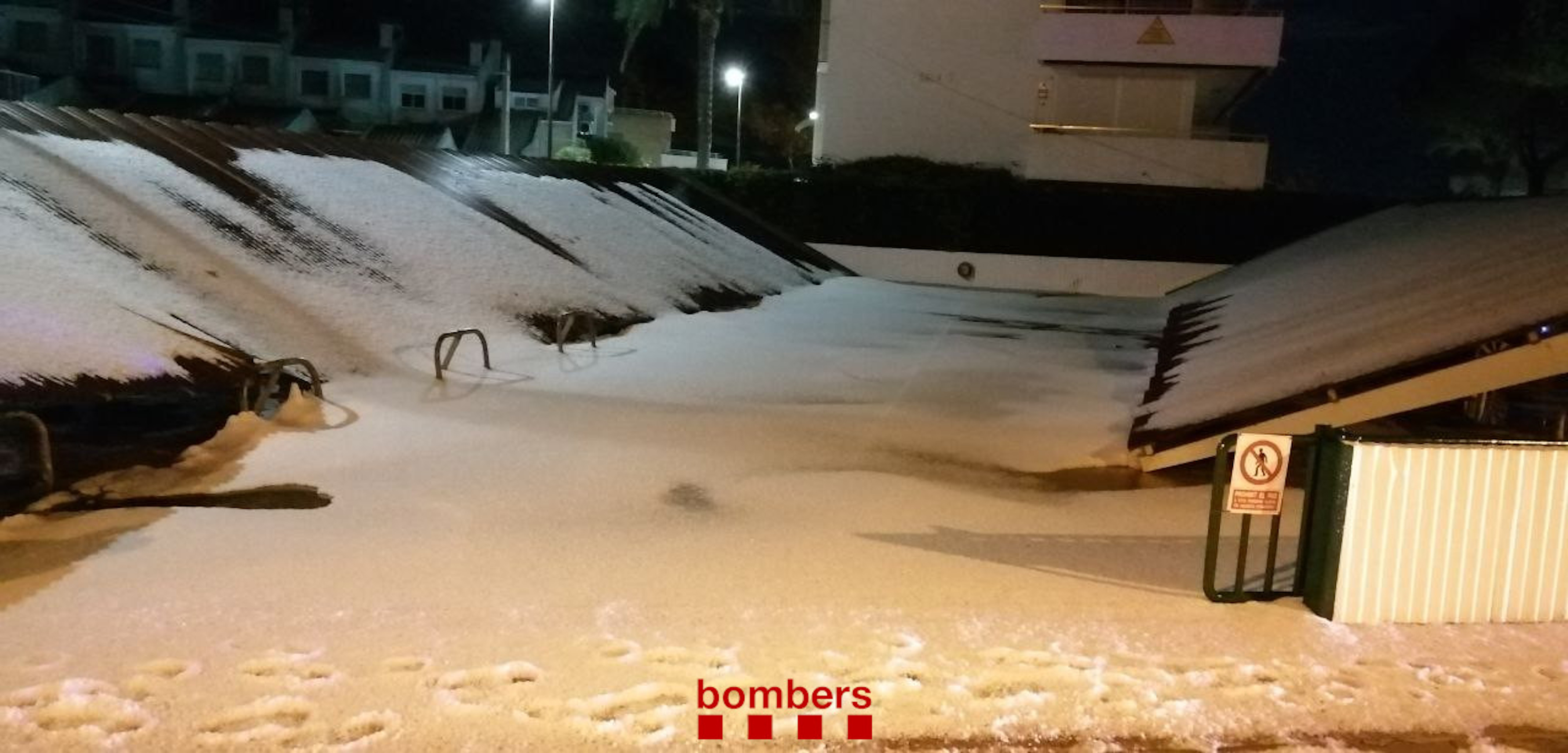 Els Bombers reben 38 avisos per una forta tempesta i calamarsada a la regió de Tarragona, principalment a Torredembarra