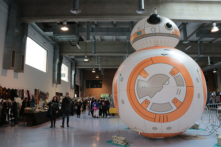 Més de 300 expositors exhibeixen i promocionen "l'orgull friki" a la setena Starraco Unlimited a Tarragona