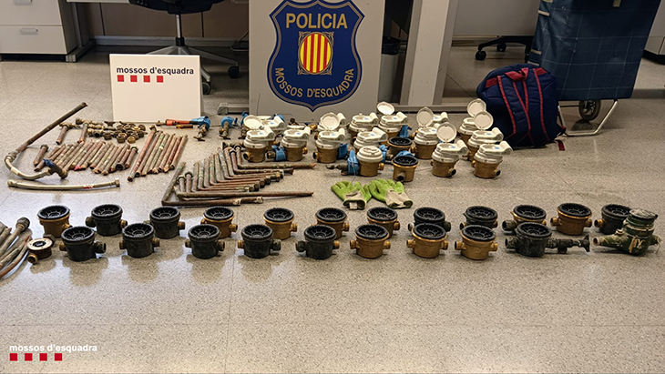 Detingut un home per robar 68 comptadors d'aigua en nou comunitats de veïns de Reus