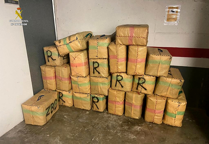 Intercepten més de tres tones d'haixix a la platja de la Móra de Tarragona