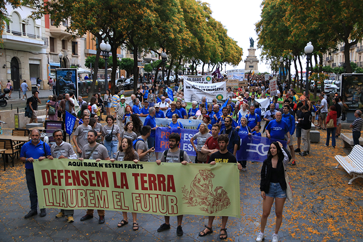 Clam multitudinari a Tarragona per demanar la paralització del projecte de Hard Rock
