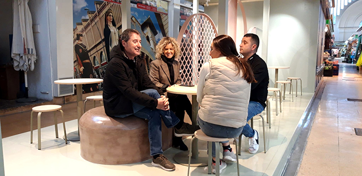 El Mercat de Tortosa estrena unes "illes de tast" on poder seure i degustar els productes comprats a les parades