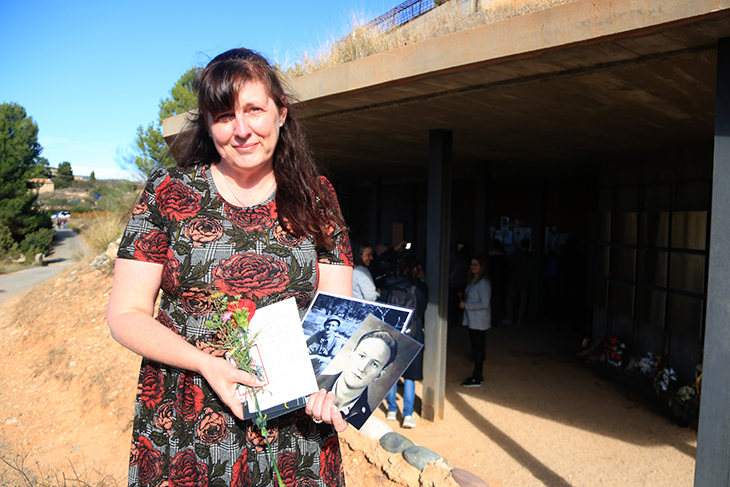 Familiars de milicians i brigadistes internacionals omplen d’emoció l’homenatge dels combatents de la Batalla de l’Ebre