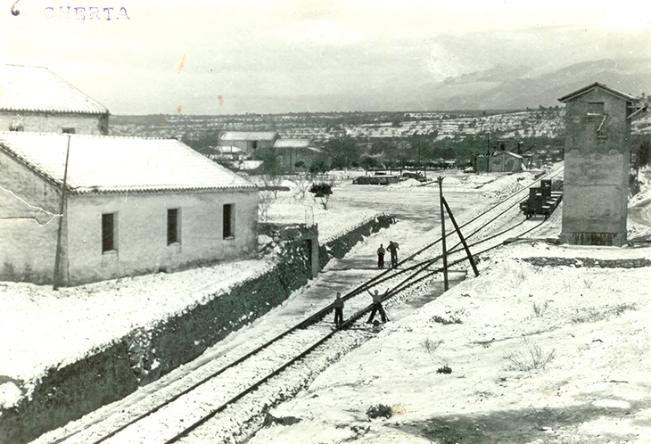 La via verda del Baix Ebre honora la memòria dels 2.700 presoners forçats per la dictadura a construir el ferrocarril