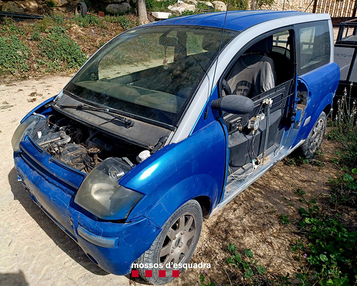 Denuncien un conductor begut que circulava amb un microcotxe amb greus deficiències tècniques al Perelló