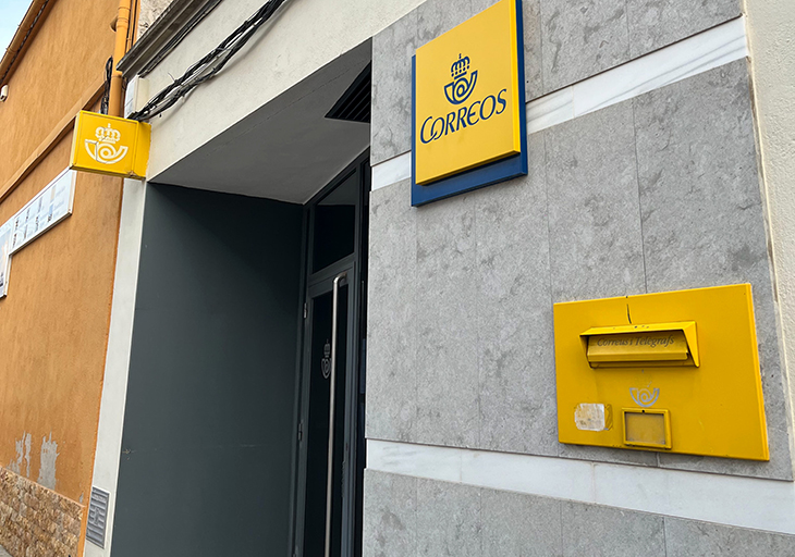 Correus assegura que no preveu tancar l'oficina de Móra la Nova a curt termini