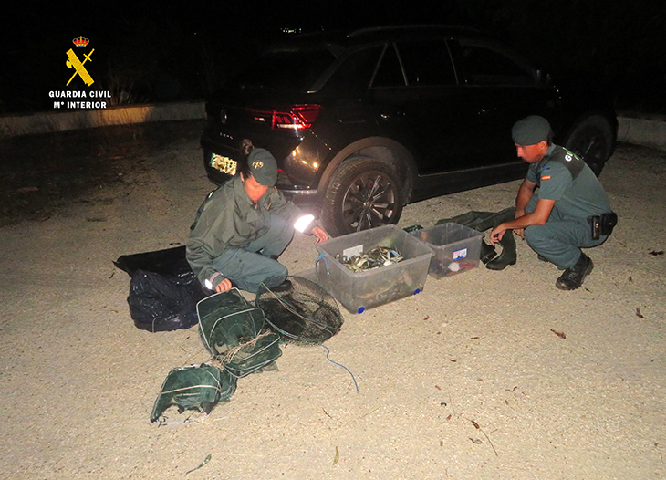 El Seprona imposa una vintena de denúncies per infraccions de pesca al delta de l'Ebre al llarg d'una tarda-nit