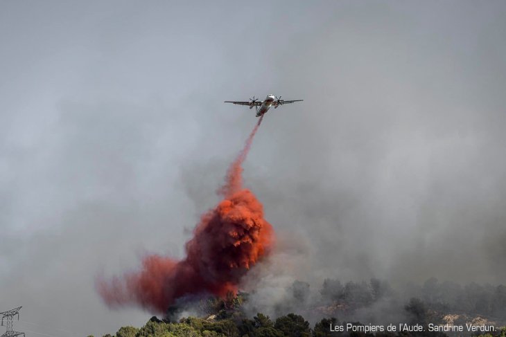 El fum i l'olor de cremat de l'incendi del sud de França arriben a diversos municipis de Catalunya